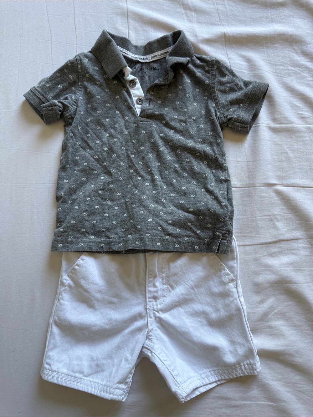 Calvin Klein Jeans Gray Polo Shirt with Subtle Print
